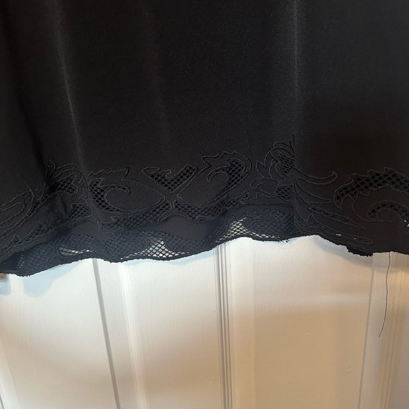 Avenue Black Short Sleeve Top - Picture 4 of 4